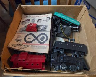 Lionel train set, with Tunnel 
