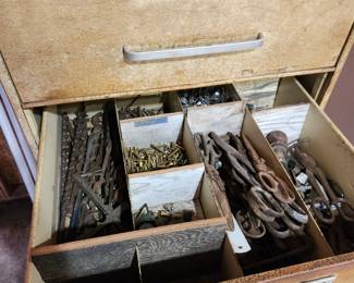 Tools & Hardware