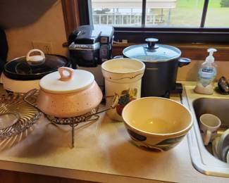 Vintage Kitchen Wares 