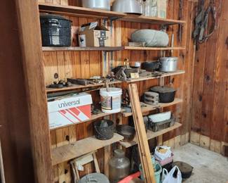 Vintage Cookware Including Cast Iron Dutch Ovens & Fish Fyer