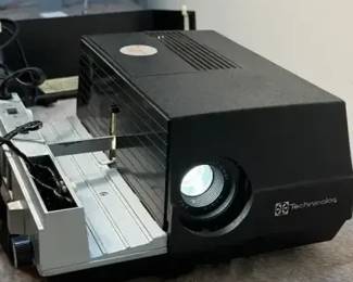 Slide projector