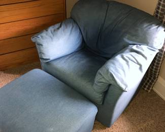 Lightweight chair & ottoman