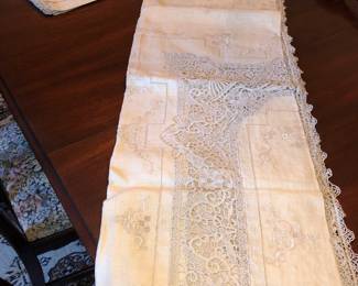 Extremely fine antique handmade linen tablecloth and napkins set