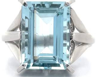 5.42 Carat Natural Aquamarine Emerald Cut Solitaire Split Shank Ring in Platinum