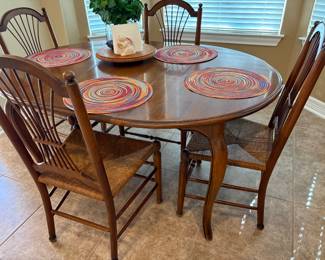 Ethan Allen Country/ French Provincial Style Dining Set w/ Four Fan Back Rush Seat Chairs, Pad, and one Leaf