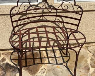 Victorian-style Wrought Iron Garden Loveseat Bench 