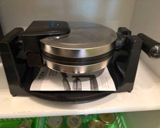 BELLA Rotating Waffle Maker