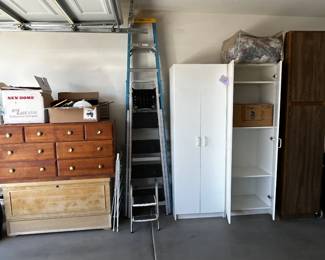 Vintage Cavalier Cedar Hope Chest, dresser, Storage Cabinets & Ladders