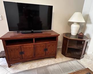 TV Stand & TV