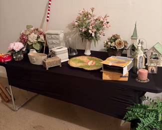 Decorative flowers arrangements