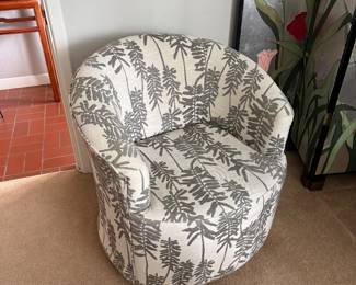 Swivel chair