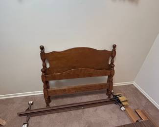 Vintage Ethan Allen Colonial Maple Twin Bed Set