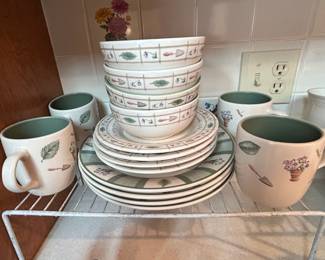 Pfaltzgraff "Garden Party" Dinnerware Set