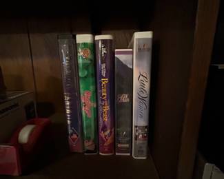 Disney VHS Tapes: The Lion King, Beauty and the Beast, Aladdin, Pocahontas, Little Women (Black Diamond Collection)
