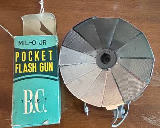 MIL-O JR Pocket Flash Gun Type B.C.