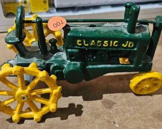 CAST IRON JOHN DEERE TRACTOR