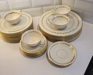 k Lenox Fine China Dinnerware Set with Elegant Gold Leaf Pattern