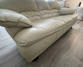 f Cream Color Leather Sofa by Lorusso  Spacious
