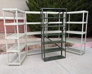 g Durable Shelf Units  4 Plastic and 1 Metal