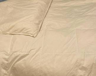 z Queen Down Comforter Duvet Insert by Satumia