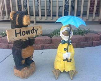 zz Whimsical Outdoor Dcor Lot Featuring Duck Figure  Carved Bear Welcome Sign