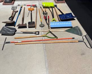 g Comprehensive Outdoor Garden Tool Set with Various Hand and LongHandled Tools