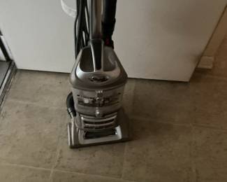 Shark Navigator Lift-Away Professional Upright Vacuum Cleaner NV356E