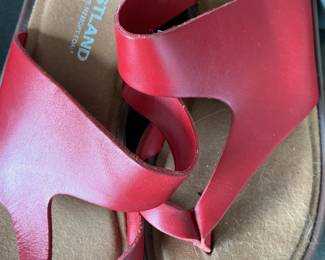 Eastland Women's Laurel Red Leather Thong Sandals