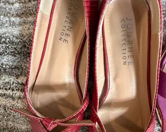 Journee Collection Women's Red Lizard-Embossed Ballet Flats