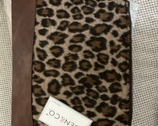 Jen & Co. Leopard Print Clutch/Pouch