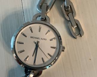 Michael Kors Mini Astor Link Silver-Tone Bracelet Watch