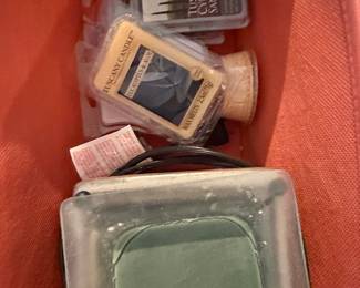 Tuscany Candle Wax Melts and Electric Wax Warmer Set