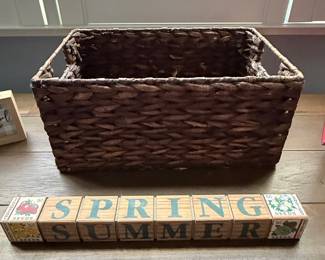 Woven Hyacinth Basket with Seasonal Wooden Blocks - "SPRING SUMMER"