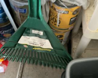 GreenThumb 24" Leaf Rake
