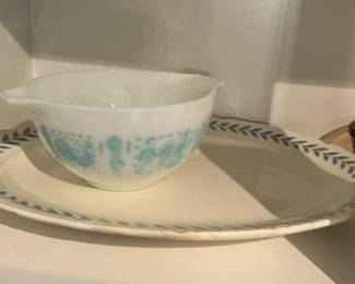 Pyrex "Butterprint" Cinderella Mixing Bowl and Platter Set