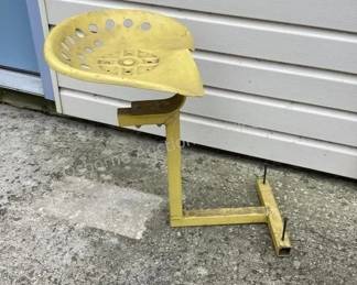 Tractor seat / granny seat