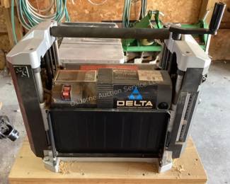 Delta #22-560 12 1/2" portable planer on stand