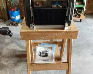 Delta #22-560 12 1/2" portable planer on stand