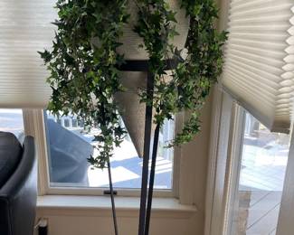 FLORAL IN STAND