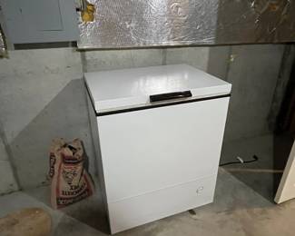 SMALL CHEST FREEZER