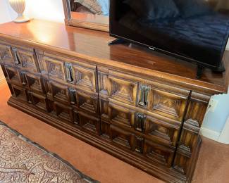 DRESSER WITH MIRROR BY BROYHILL