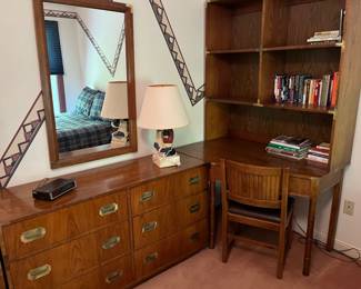 BEDROOM SET BRAND IS CAMPAIGNER