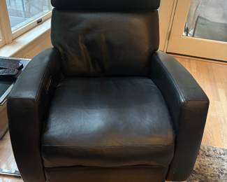 AMERICAN LEATHER ELECTRIC RECLINER AND WITH CONTROL INSIDE ARM PAID $5000
