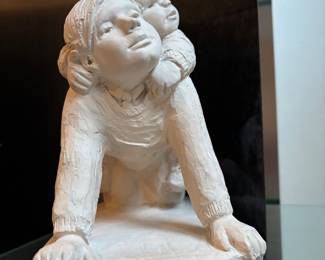 DAD AND SON STATUE