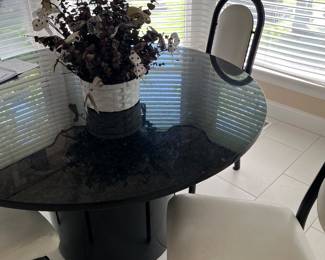 ROUND BLACK TABLE AND 4 CHAIRS