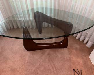 FANTASTIC OVAL GLASS TABLE WITH WOODEN BASE