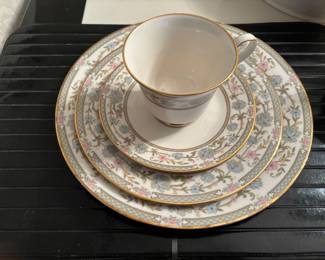 NORITAKE CHINA SET OF 12 PATTERN MIYOSHI