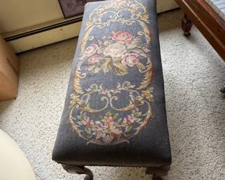 Piano bench