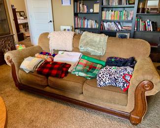 PRESALE ITEM #16 - Sofa  -   $50