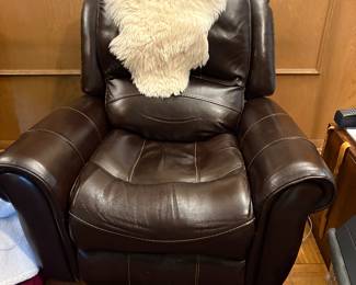dark brown leather/vinyl power recliner, there are 2, priced separately 